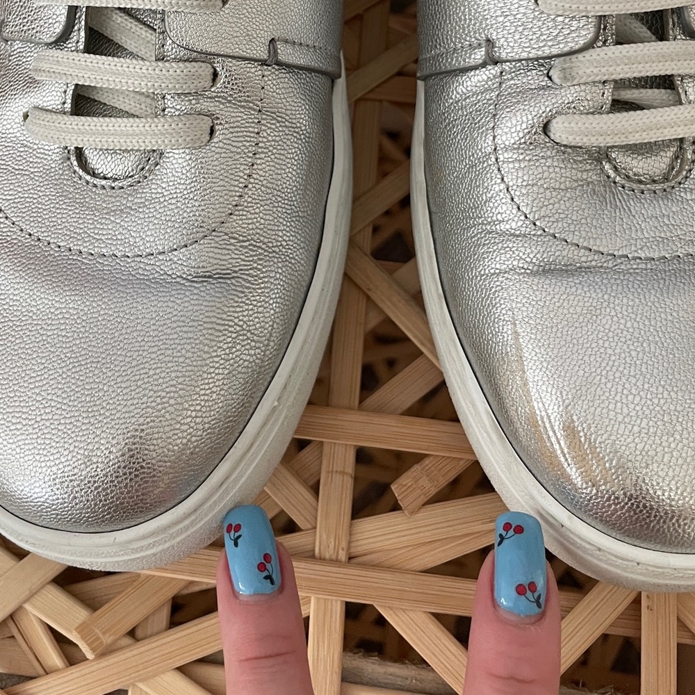 SALVATORE FERRAGAMO Quilted Logo Metallic silver Leather Runners size 10 - Picture 9 of 12